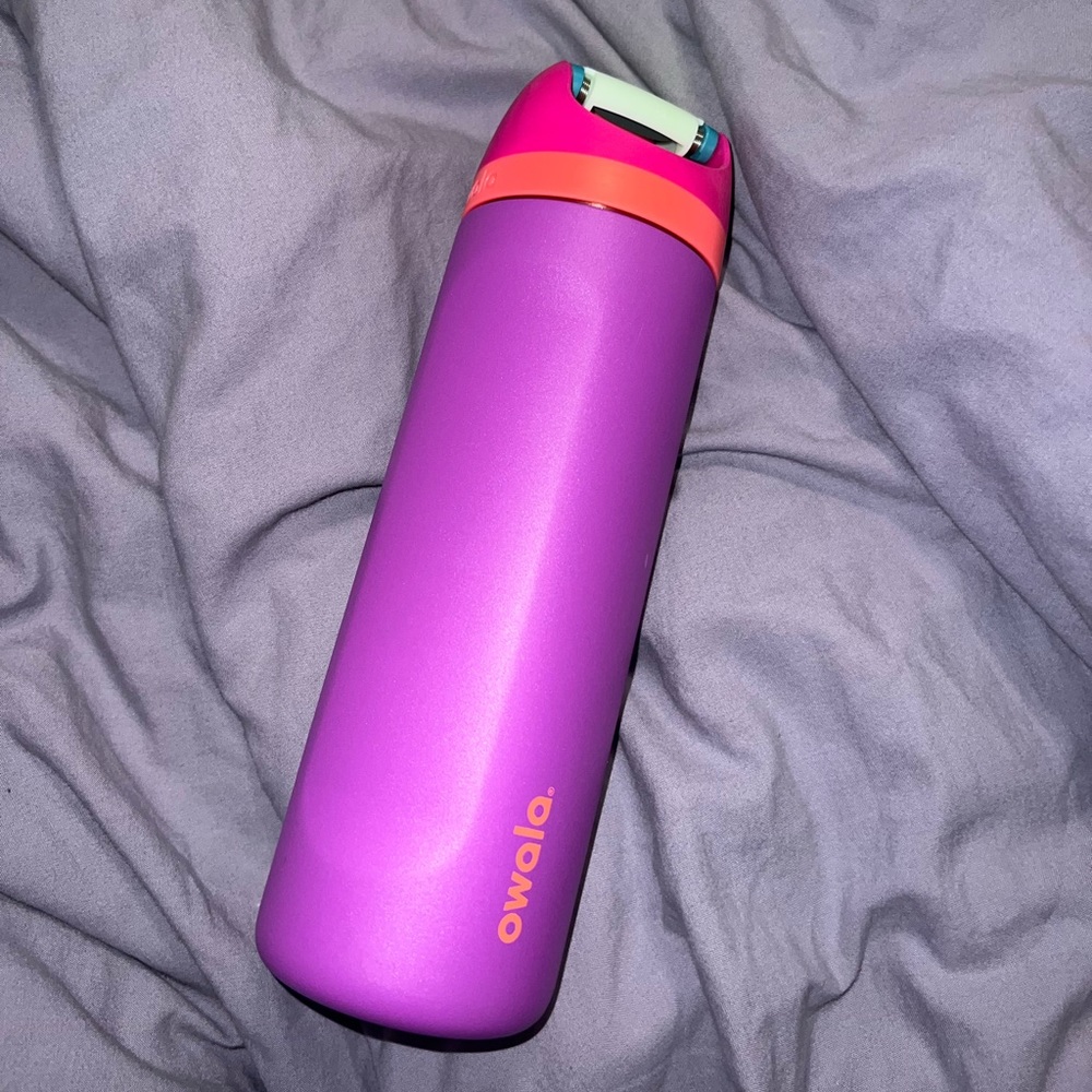 Owala 24oz water bottle